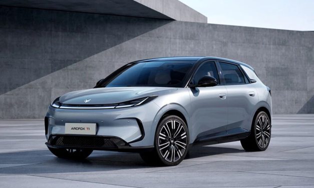 BAIC Arcfox T1 Bakal Meluncur Di GIIAS 2026, Tantang GAC Aion