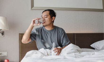Manfaat Minum Air Putih Dalam 30 Menit Pertama Setelah Bangun