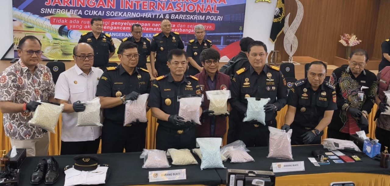 Pilot Malaysia Tersangka Penyelundupan 26 Kg Sabu Dan Ekstasi