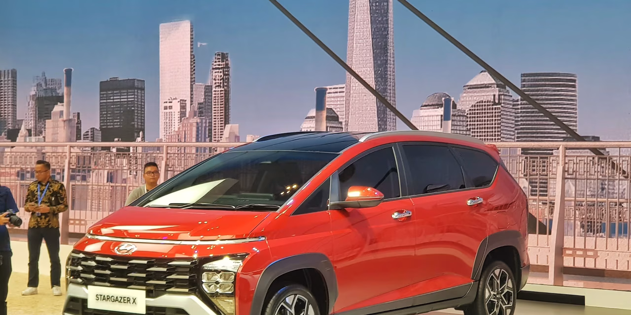 Hyundai STARGAZER X Prime: Tampil Dengan Aksen Merah