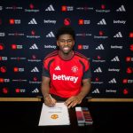 Gelandang Muda Carlos Baleba Dari Brighton Resmi Di Rekrut MU