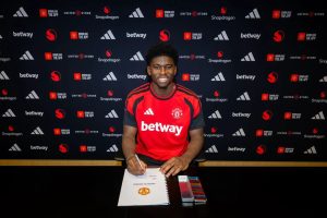 Gelandang Muda Carlos Baleba Dari Brighton Resmi Di Rekrut MU